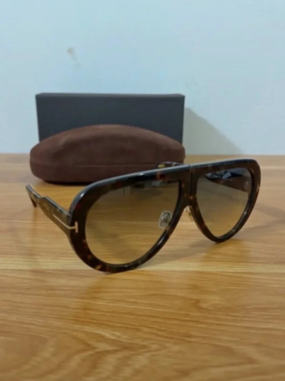Tom Ford Tortoiseshell Aviator Sunglasses with Brown Gradient Lenses